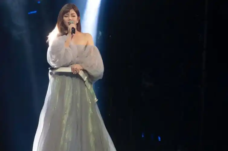 离婚5年后,梁静茹又要开始相信爱情了?_腾讯新闻