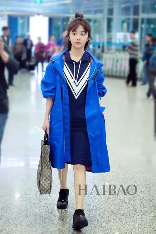 谭松韵2018年3月19日深圳机场街拍