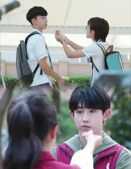 林妙妙钱三一给我亲上去##少年派2好甜啊