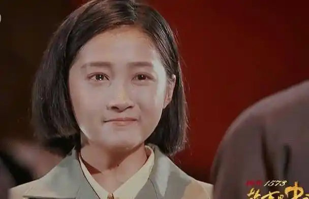 原创关晓彤拍哭戏素颜含着眼泪出镜国民闺女好演技终于回来了