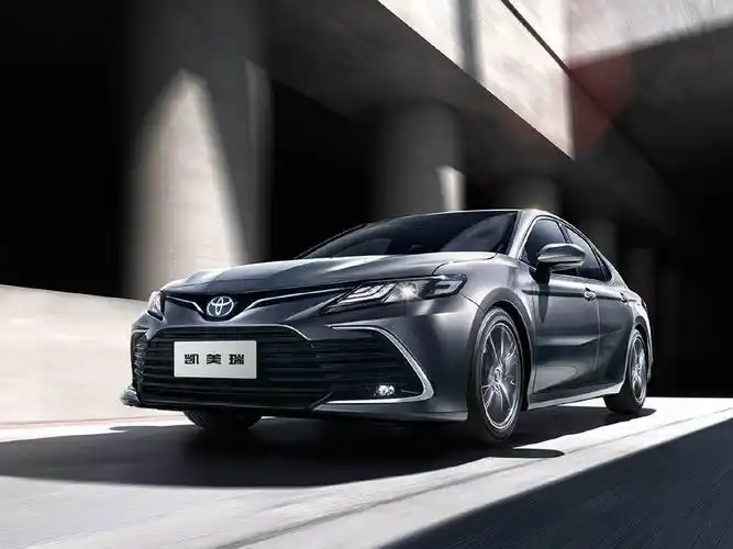 当年"丰田佳美"的辉煌内饰方面:一改老款那种稳重,中庸的b级车的内饰