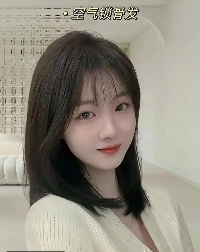 1.经典锁骨发:百搭又减龄的锁骨发发型,给人甜美温柔,简约大 - 抖音