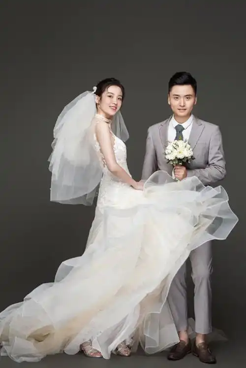 薇薇新娘2020爱你爱你必拍婚纱照