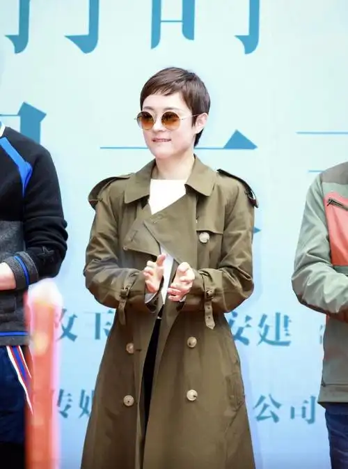 蒋欣跟孙俪差一岁一个120斤风韵犹存一个90斤老气横秋差好多