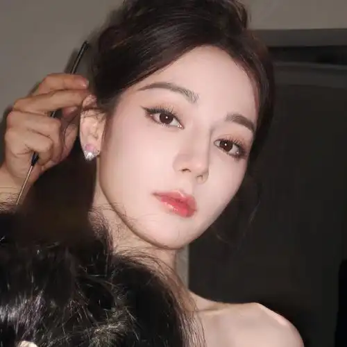 迪丽热巴头像37.36990864