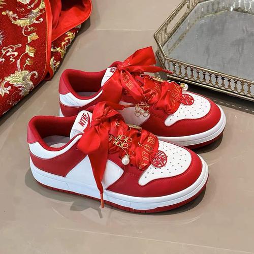 红色aj新娘婚鞋女真皮厚底休闲板鞋2023秋季新款百搭平底结婚鞋潮