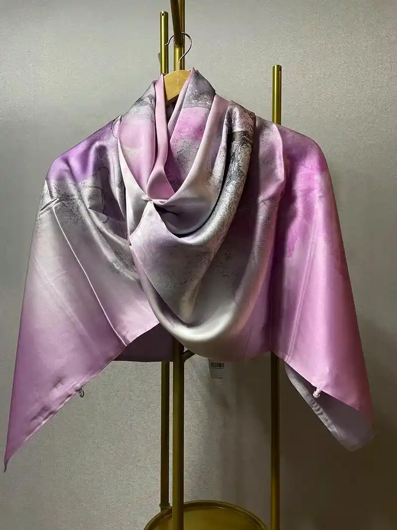 百变披肩丝巾#丝巾 #国风古韵 #源头工厂 #丝巾系法大全 - 抖音