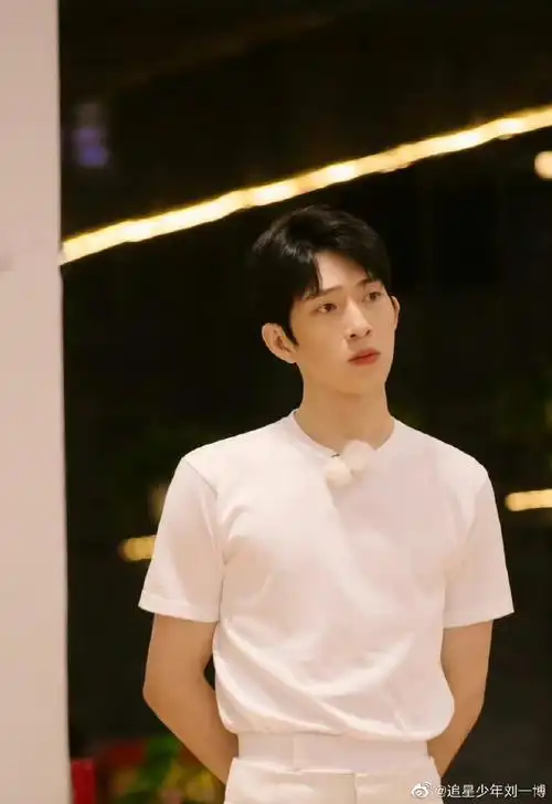 井柏然早期旧照