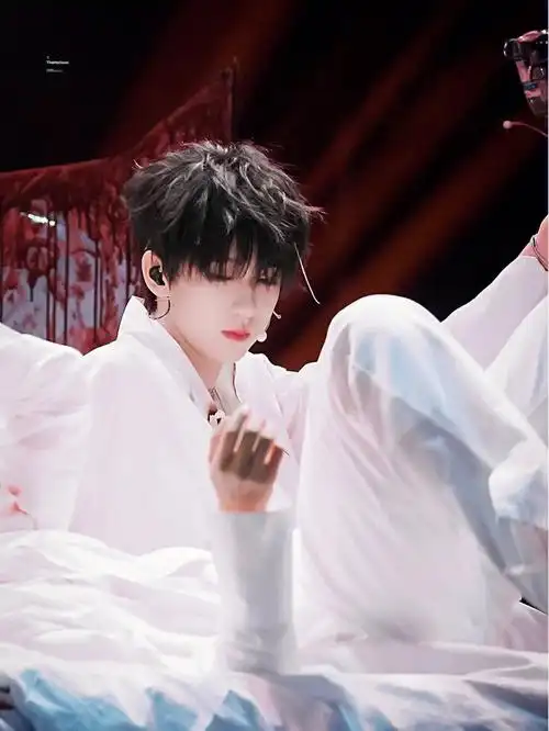 贺峻霖  #贺峻霖舞台