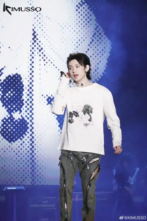 kimusso##小鬼##小鬼王琳凯深圳湾区之光演唱会##小鬼把更多时间花在