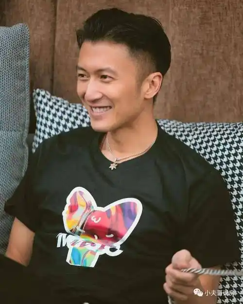 楼王谢霆锋19岁拍戏赚的钱全部都投资房产如今身价超10亿