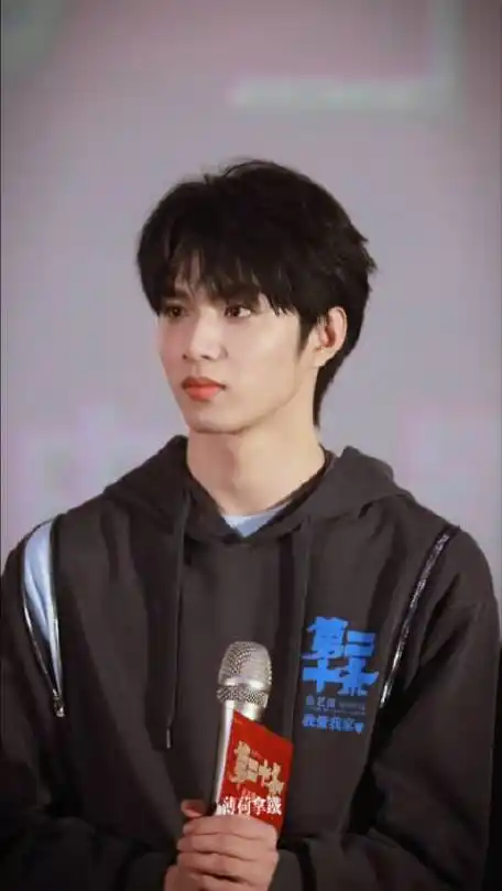 刘耀文路演##刘耀文情人节自拍