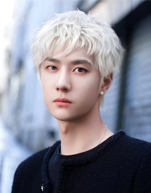 还是王一博能够去往香奈儿私人寓所,可以沉浸式感受香奈儿的手工技