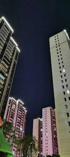 宁静的夏天晚上,荣耀x10取景小区五重园林