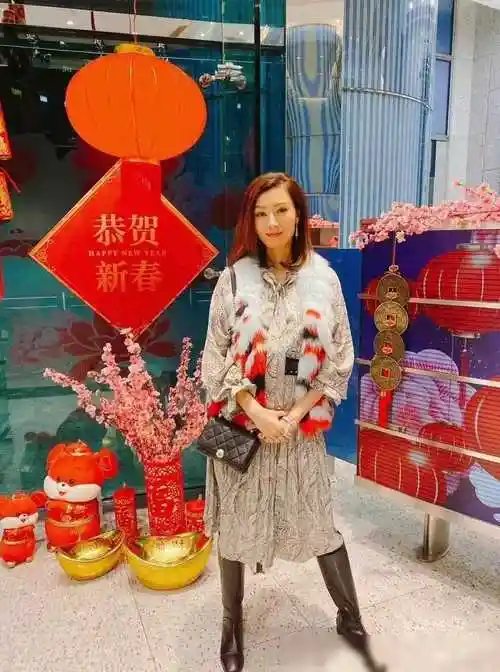 原创上帝赐予美貌却忽视审美李嘉欣100套丑衣大揭秘让你避雷