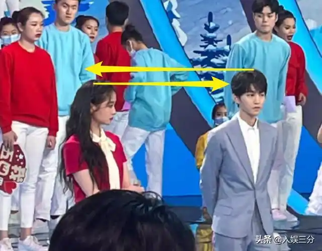 180王俊凯和关晓彤站一起身高差成焦点有无对身高撒谎很显然