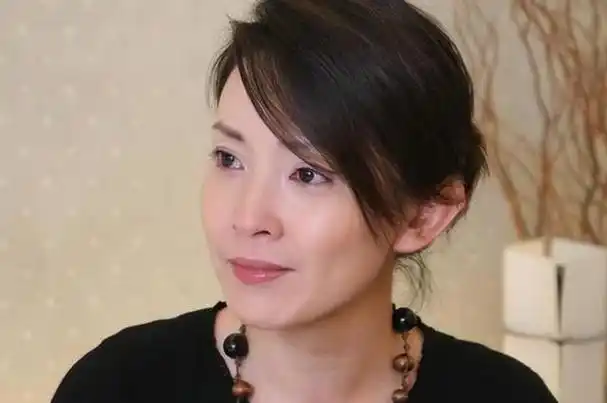 她是张嘉译前妻,分手后爱上孙红雷,如今47岁美得像20岁少女