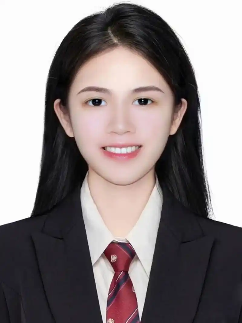 从原图到成品的证件照 原图照基本上是自拍,好友拍摄,在升学报考相关