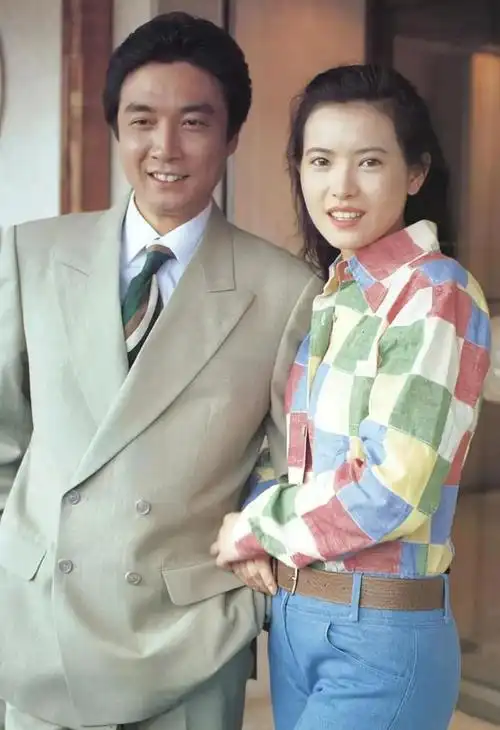 要说上世纪八九十年代的香港娱乐圈美人儿,蓝洁瑛是不可或缺的一位.