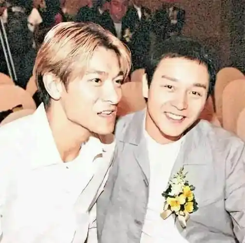 张国荣去世前曾打电话给刘德华刘德华未接连张国荣葬礼也没来