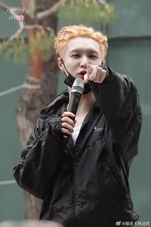 exo其他成员主动提张艺兴的时候怎么不搬运?