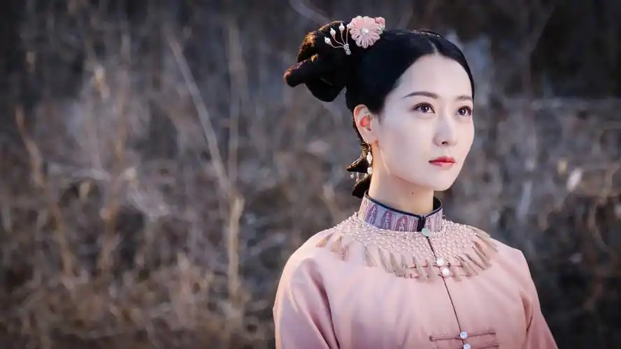 "在白冰饰演过的一众角色中,电视剧《神话》里清纯善良的玉漱公主最为