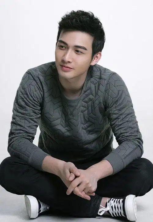 张彬彬面相麦玲玲说赵丽颖面相,张彬彬面相八字精批十年大运八字合婚