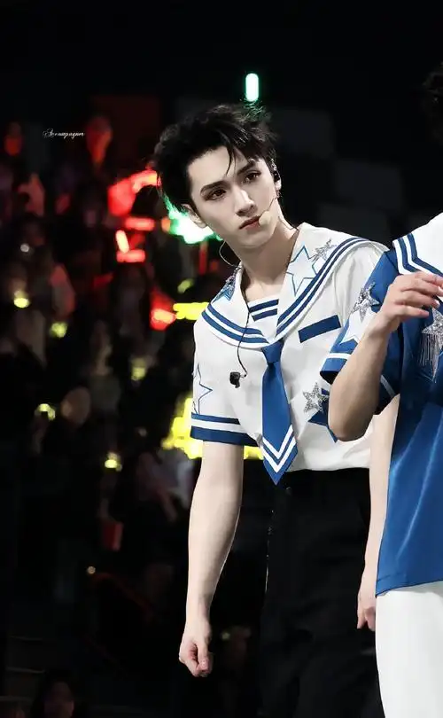 严浩翔叁重楼暨出道四周年演唱会##严浩翔 舞台风暴##严老师我需要手