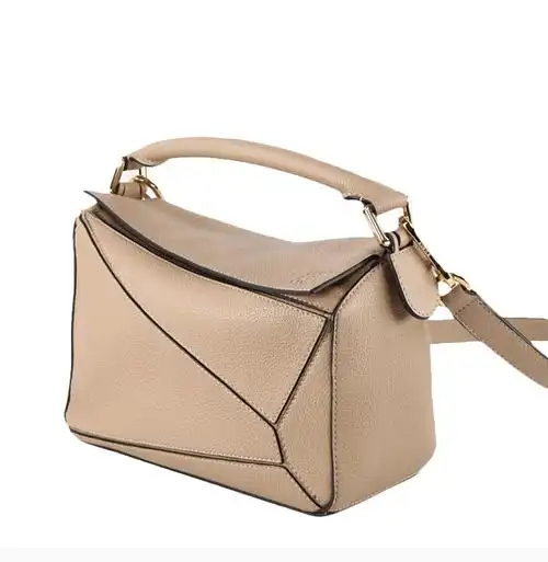 loewe/罗意威 女士浅褐色牛皮革经典徽标压纹几何造型单肩包斜挎包