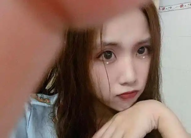 王俊凯频繁点赞一女生动态,对方却"喜欢"易烊千玺?