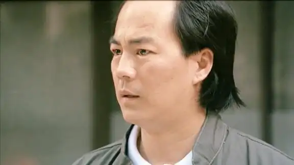 英雄本色:狄龙演技炸裂,全镜头就一个眼神,满满的演技!