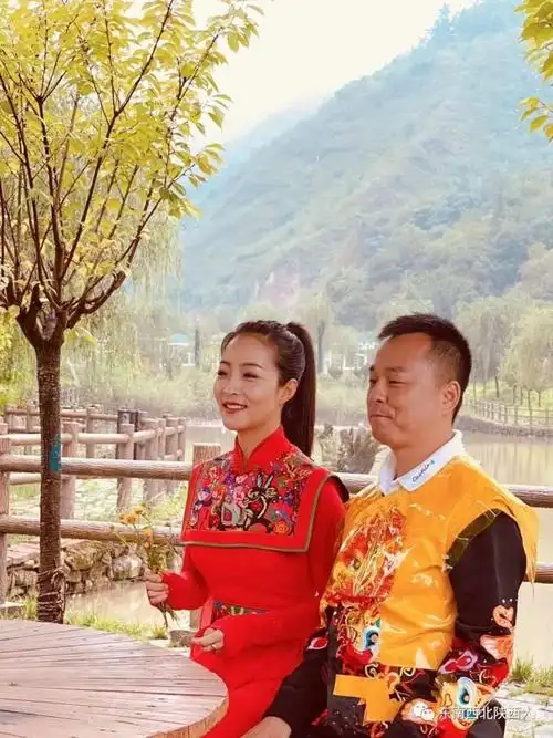 王小妮∮贺东新歌《一起走》全网发布!