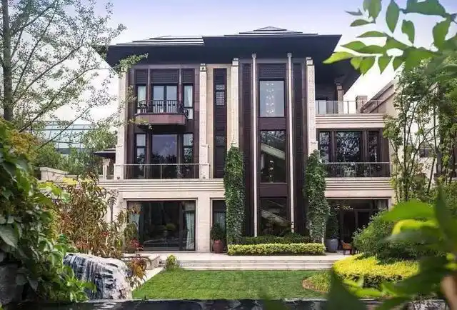 北京最贵别墅曝光!上亿豪宅都是什么大户人家?