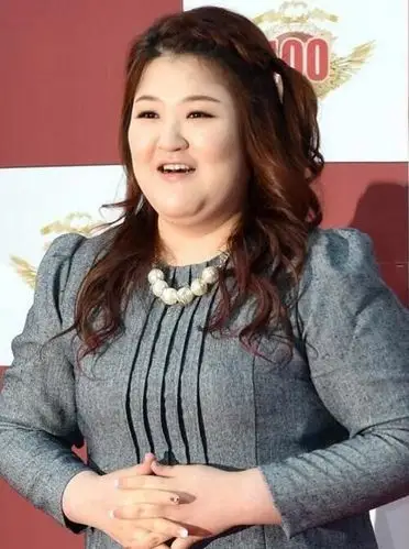 亲她不如亲头猪?韩国胖女星吻鲜肉后遭谩骂