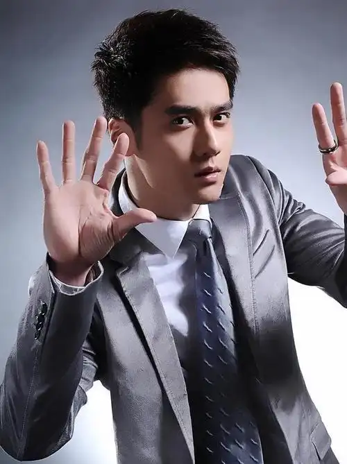 你们知道蒋劲夫嘛,年轻的时候颜值爆表啊,可惜了,退圈了!