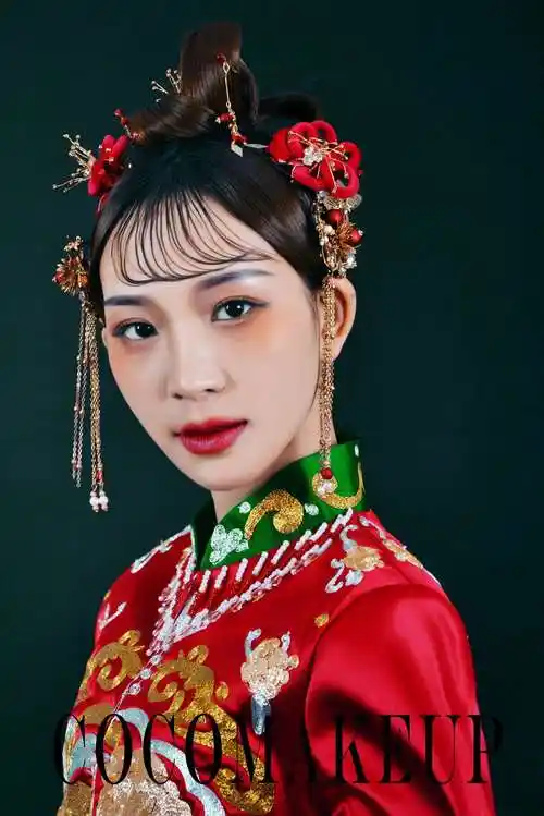 coco化妆师的化妆造型作品《新中式新娘》