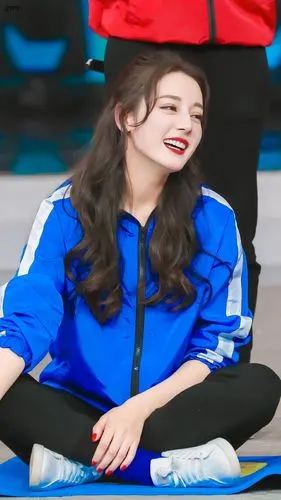 迪丽热巴快本壁纸图源wb见水印