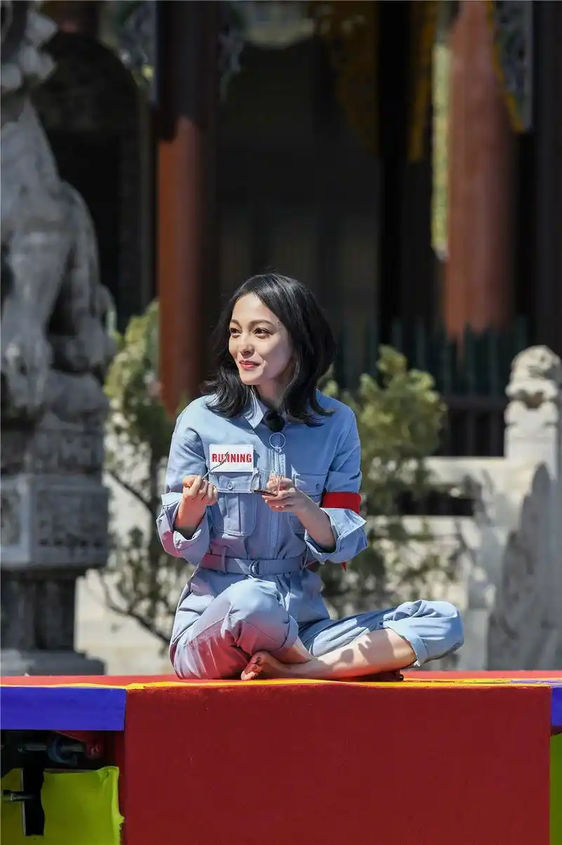 【蓝媒看点】今天20:50奔跑吧指压板游戏"魔鬼式"升级,兄弟团与嘉宾