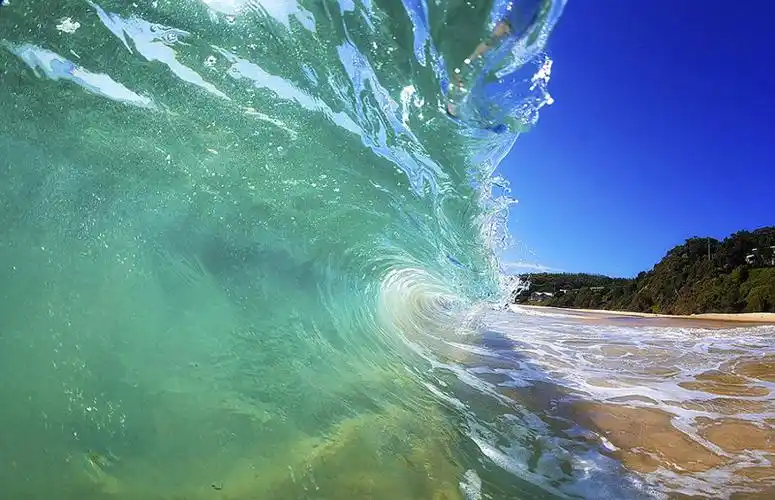 澳大利亚冲浪摄影师独特角度拍浪花美轮美奂