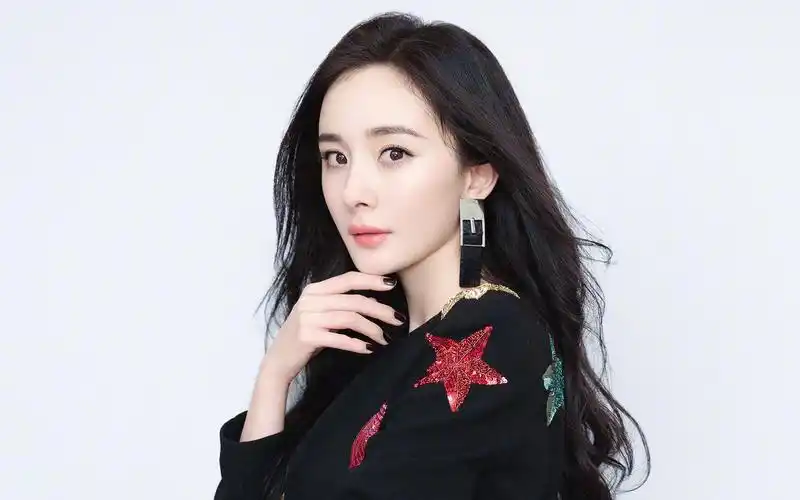 杨幂优雅知性高清桌面壁纸