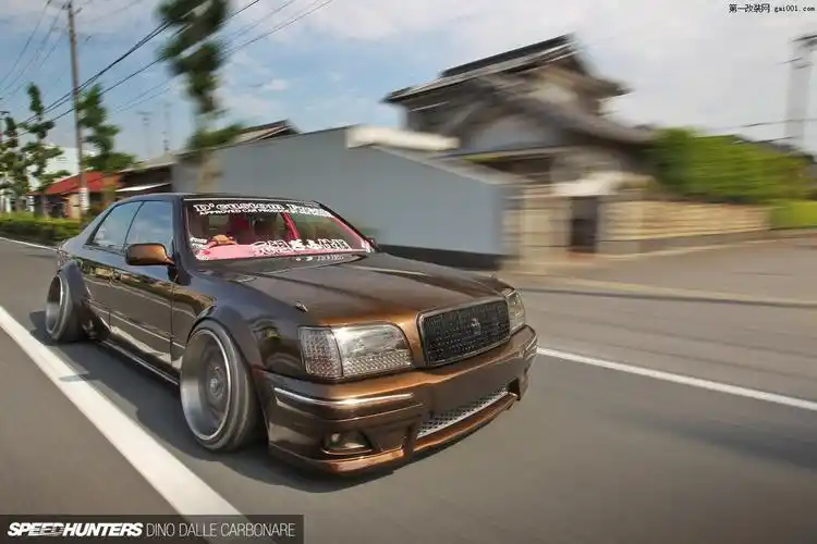 女神级内饰s150皇冠改装车欣赏