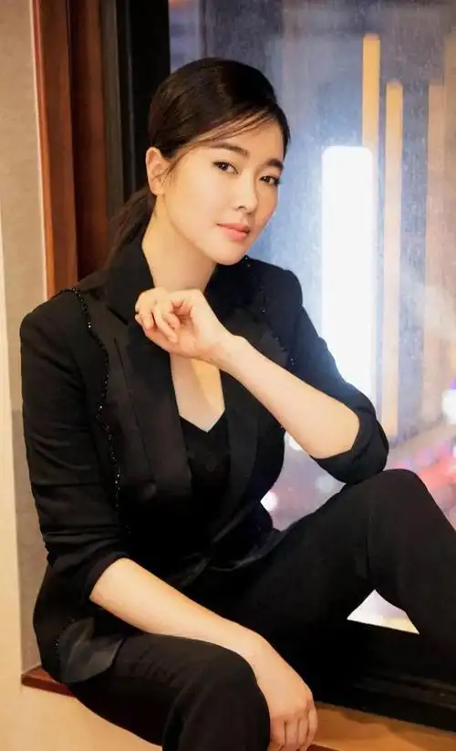 左小青高清写真17_网易订阅