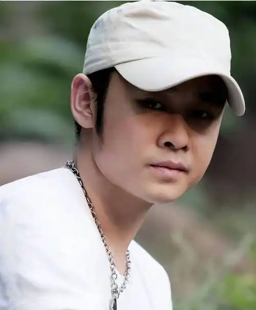 刀郎:原版曲风大改编,时隔19年重新翻拍《2002年的第一场雪》mv_进行