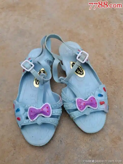 八十年代儿童凉鞋