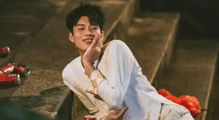 艾伦本是京城公子哥甘愿为沈腾做配多年如今翻身成影帝