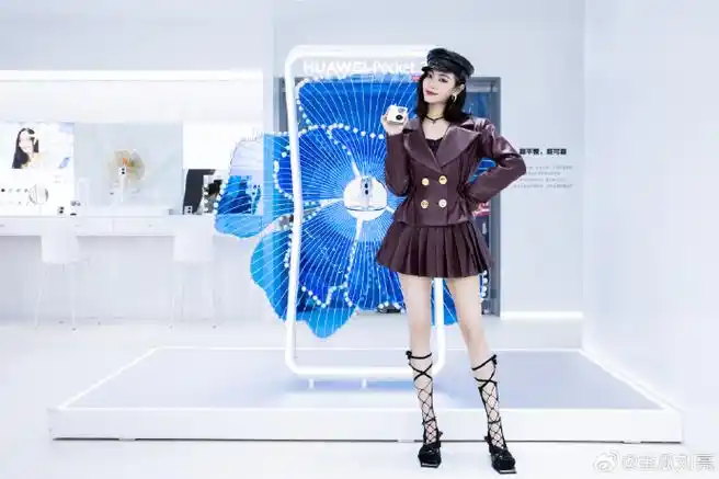 海军帽#拜倒在许佳琪的皮衣短裙下了07短发配上海军帽真的特别飒的