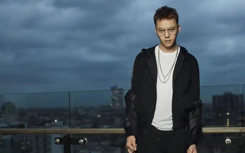 陈伟霆酷帅写真图片桌面壁纸.