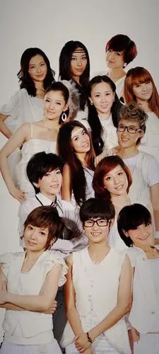 2011快女主题曲《武装》首播 12强全新演绎