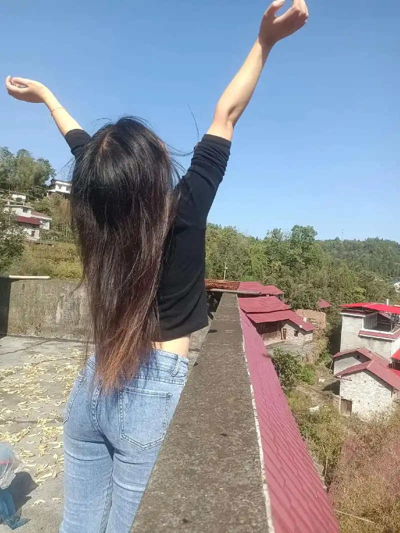 男孩子会介意女朋友的过去,和家庭,条件吗?#背影 - 抖音