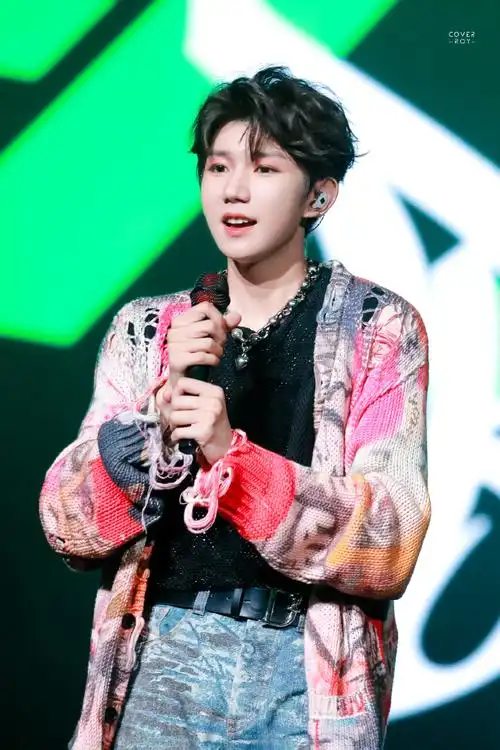 王源超话#王源客厅狂欢巡演##王源客厅狂欢记录册#@tfboys-王源  91